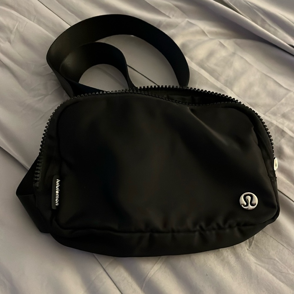Lululemon Everywhere Belt Bag, 1L